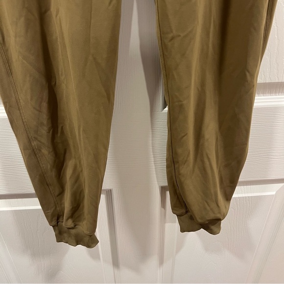 Lululemon x Barry’s Bootcamp Women’s Stretch High Rise Jogger Pants Olive Size 8 - Picture 7 of 10